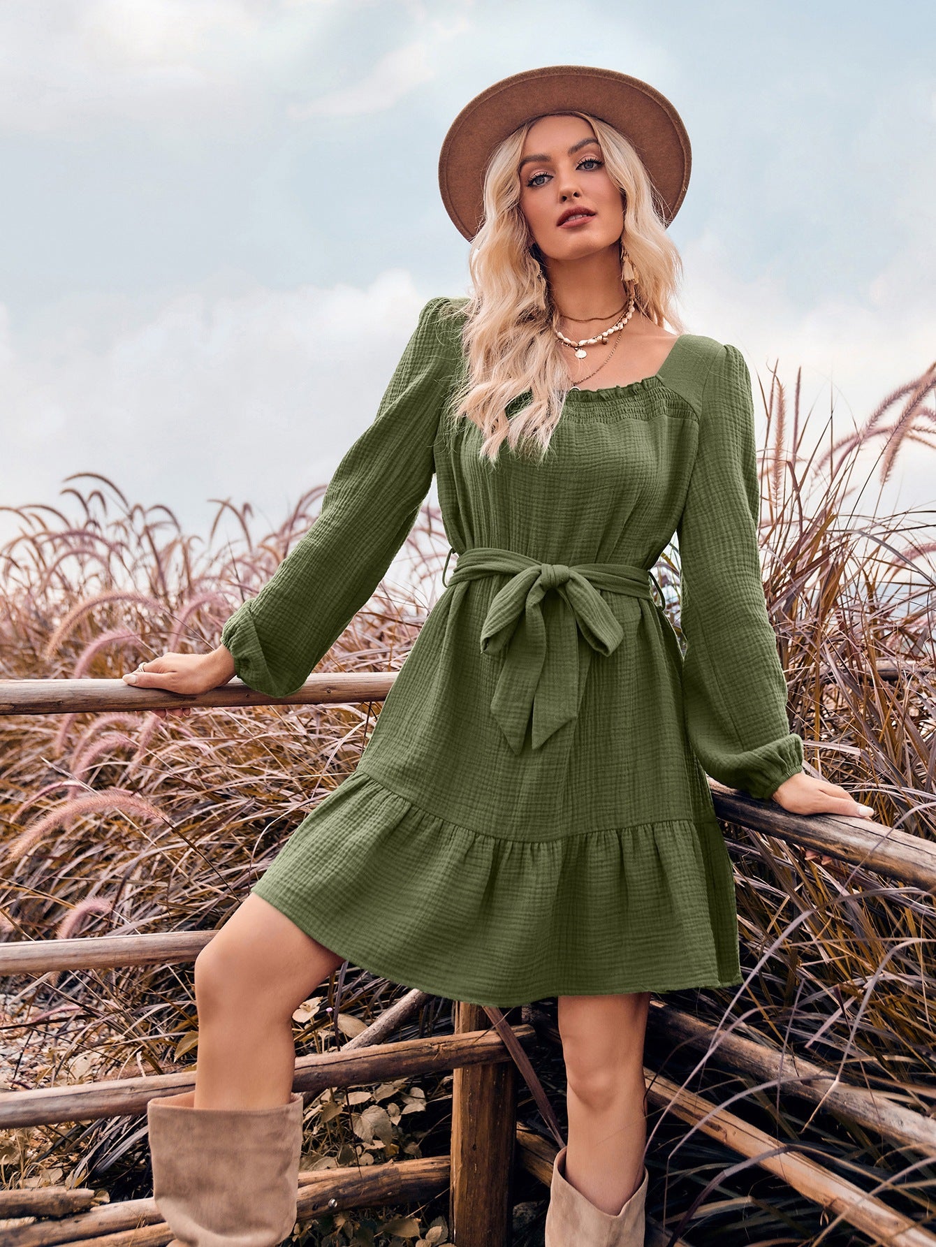 Vestido de moda de manga larga con control de cintura y cuello en forma de U de color liso para mujer