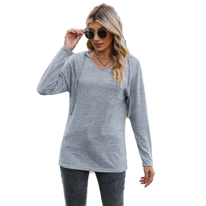 Camiseta informal de manga larga con capucha y cuello en V de color liso