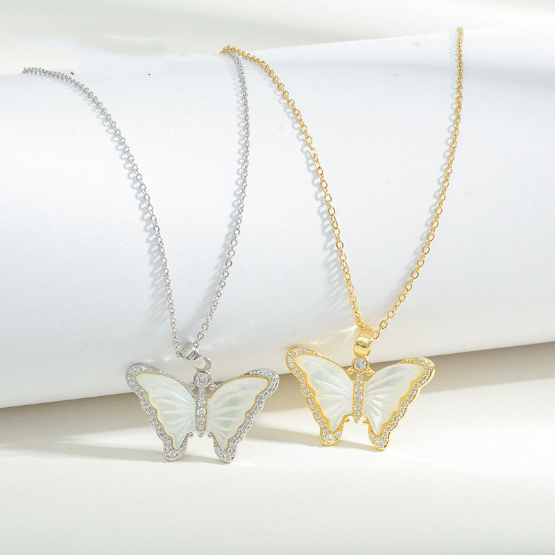 Collar de diamantes con microincrustaciones de mariposa de concha natural