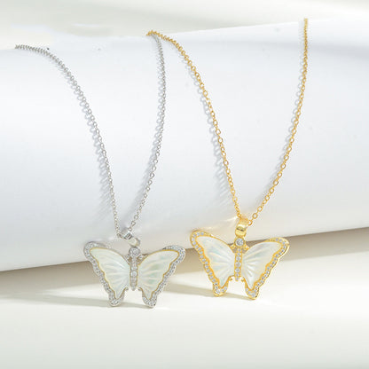 Collar de diamantes con microincrustaciones de mariposa de concha natural