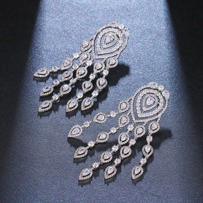 Pendientes grandes exagerados con incrustaciones de diamantes largos de moda europea y americana