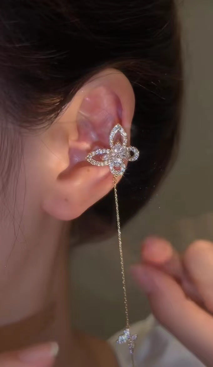 Pendientes elegantes con clip de oreja para mujer con circonita y mariposa hueca