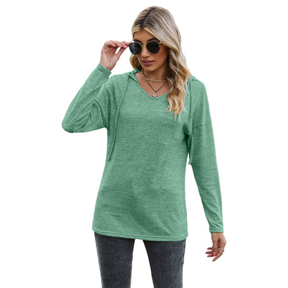 Camiseta informal de manga larga con capucha y cuello en V de color liso