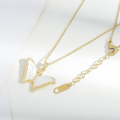 Collar de diamantes con microincrustaciones de mariposa de concha natural