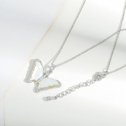 Collar de diamantes con microincrustaciones de mariposa de concha natural